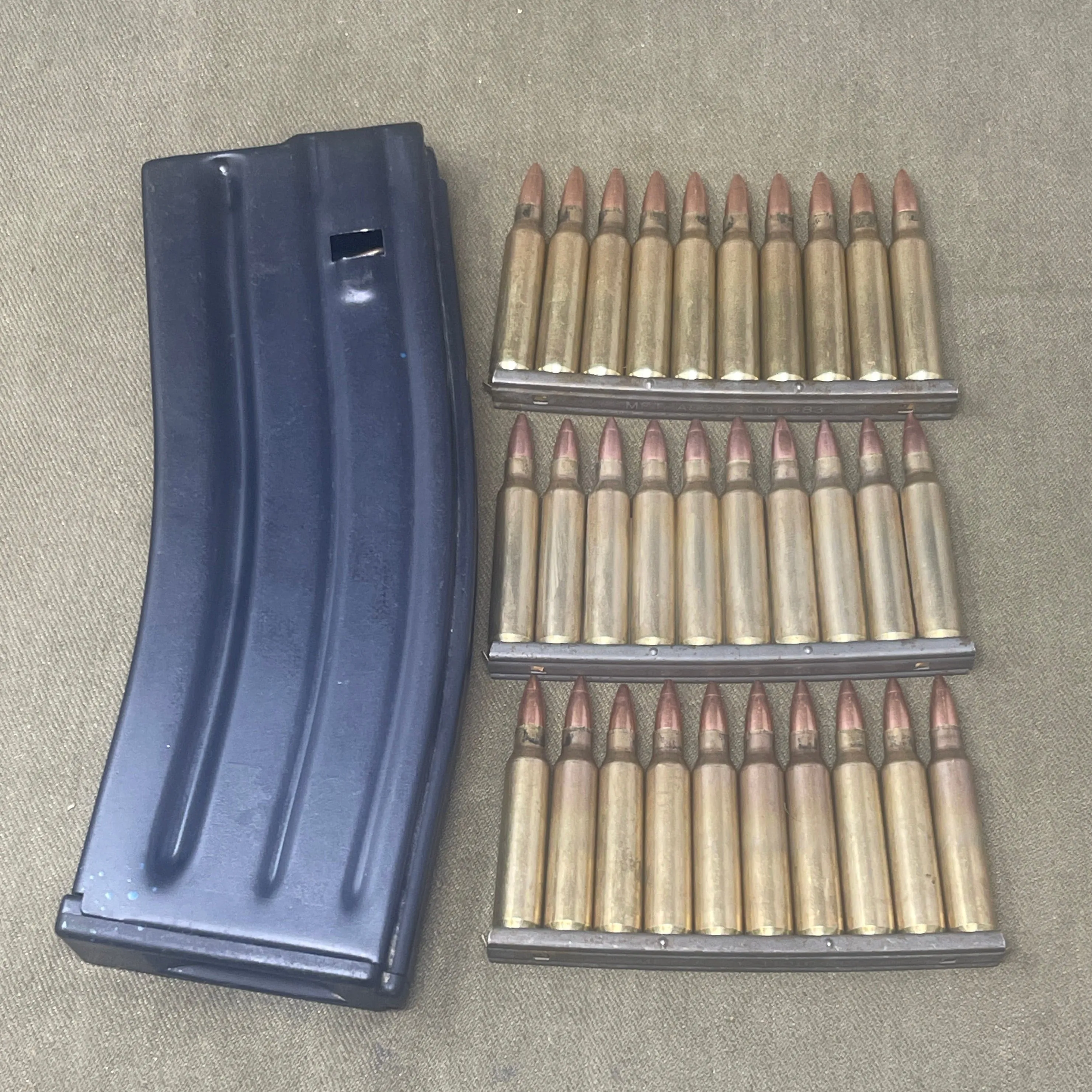 5.56 Inert Brass Rounds x 30 with a 30 Round Nato STANAG Magazine