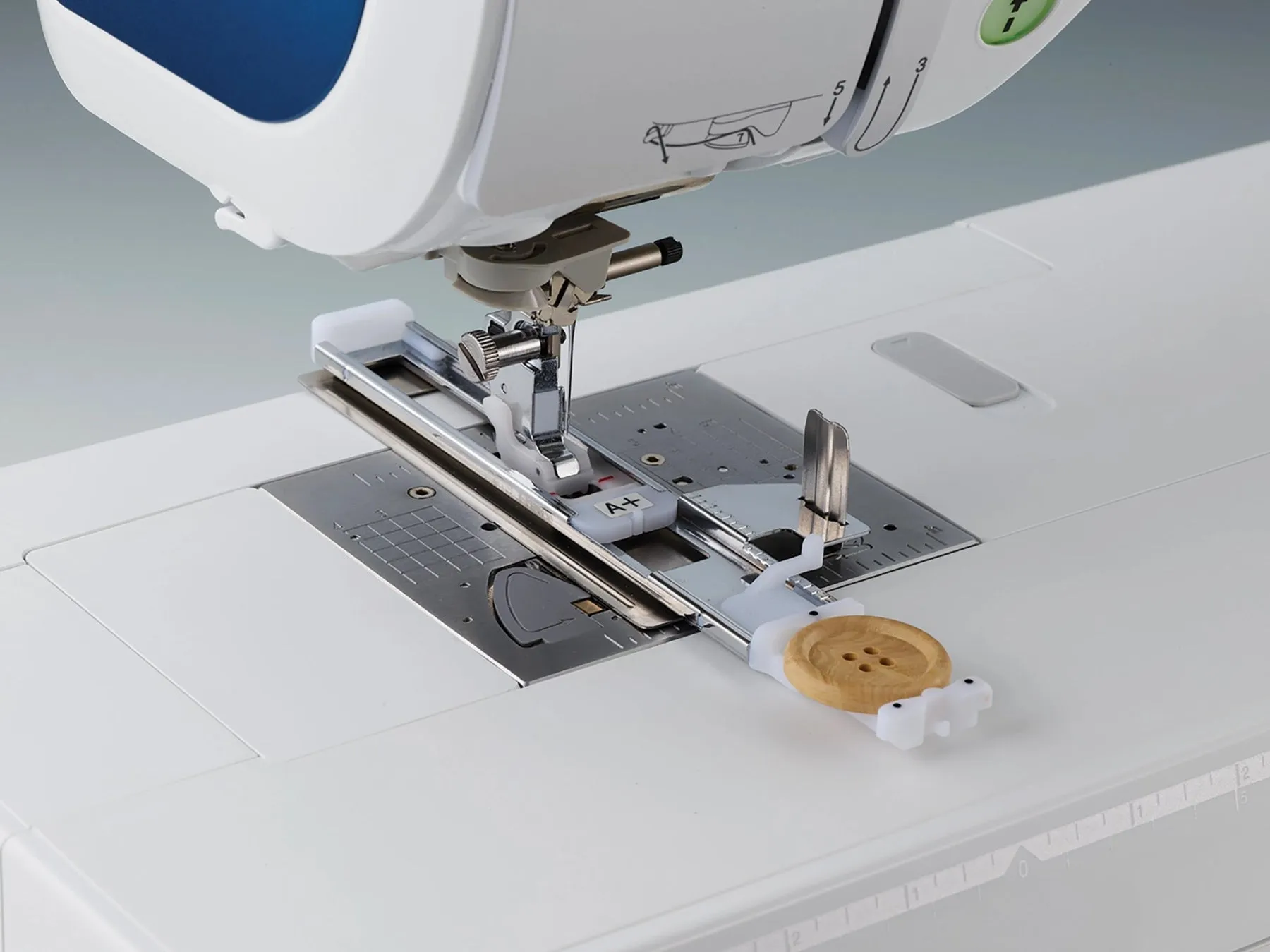 Brother Luminaire 2 Innov-ís XP2 Sewing, Quilting & Embroidery Machine