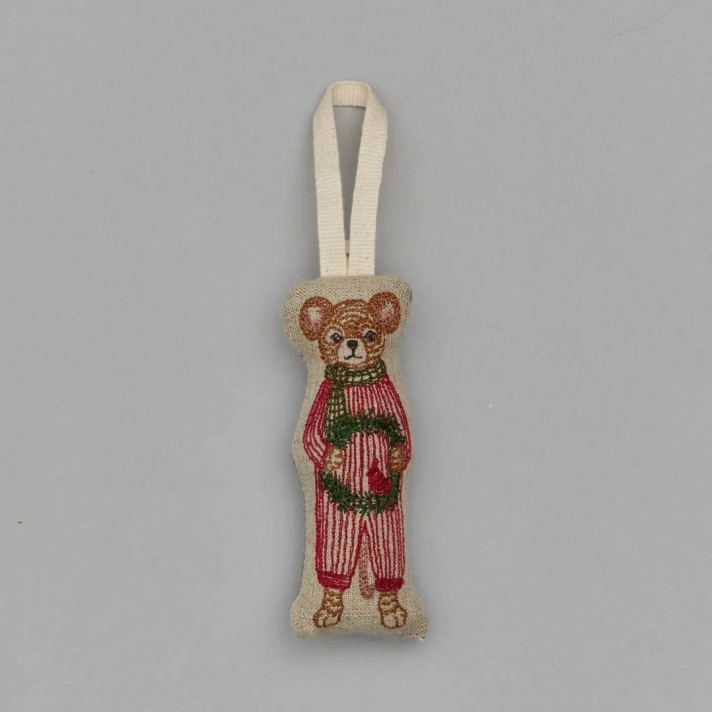 Coral & Tusk – Mouse with Wreath Ornament