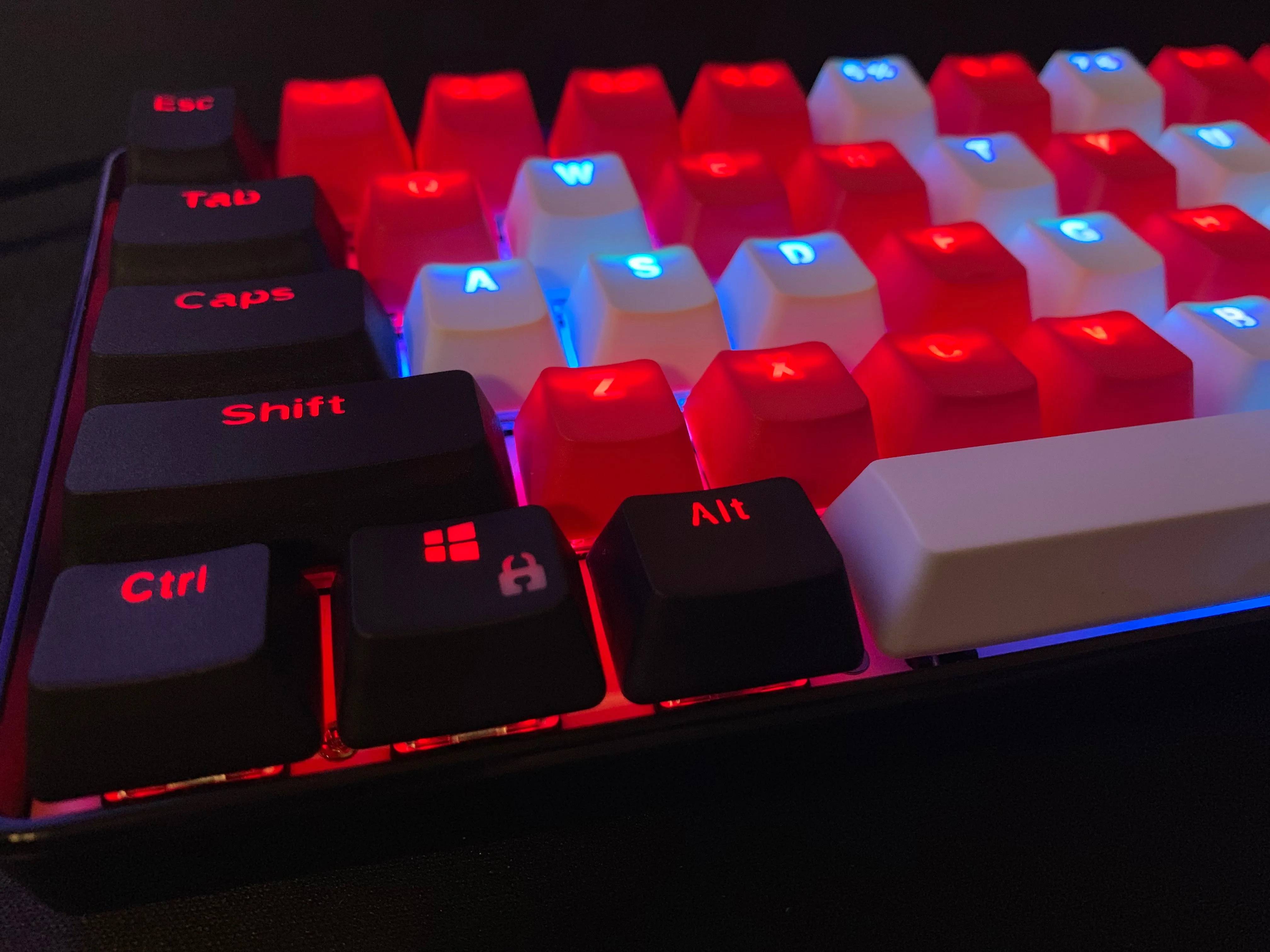 Crimson Strike Keycap Set