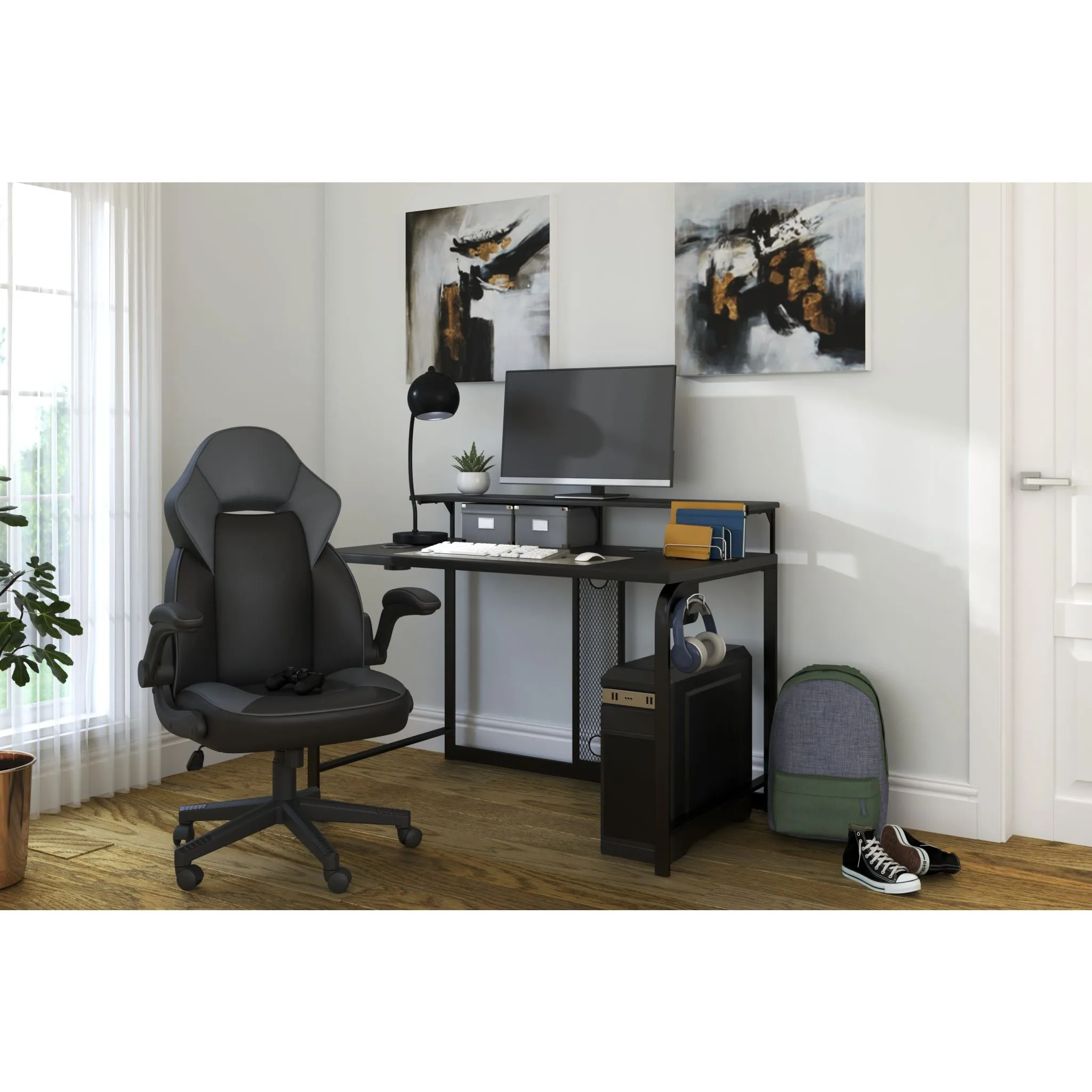 Lynxtyn Desk - Black