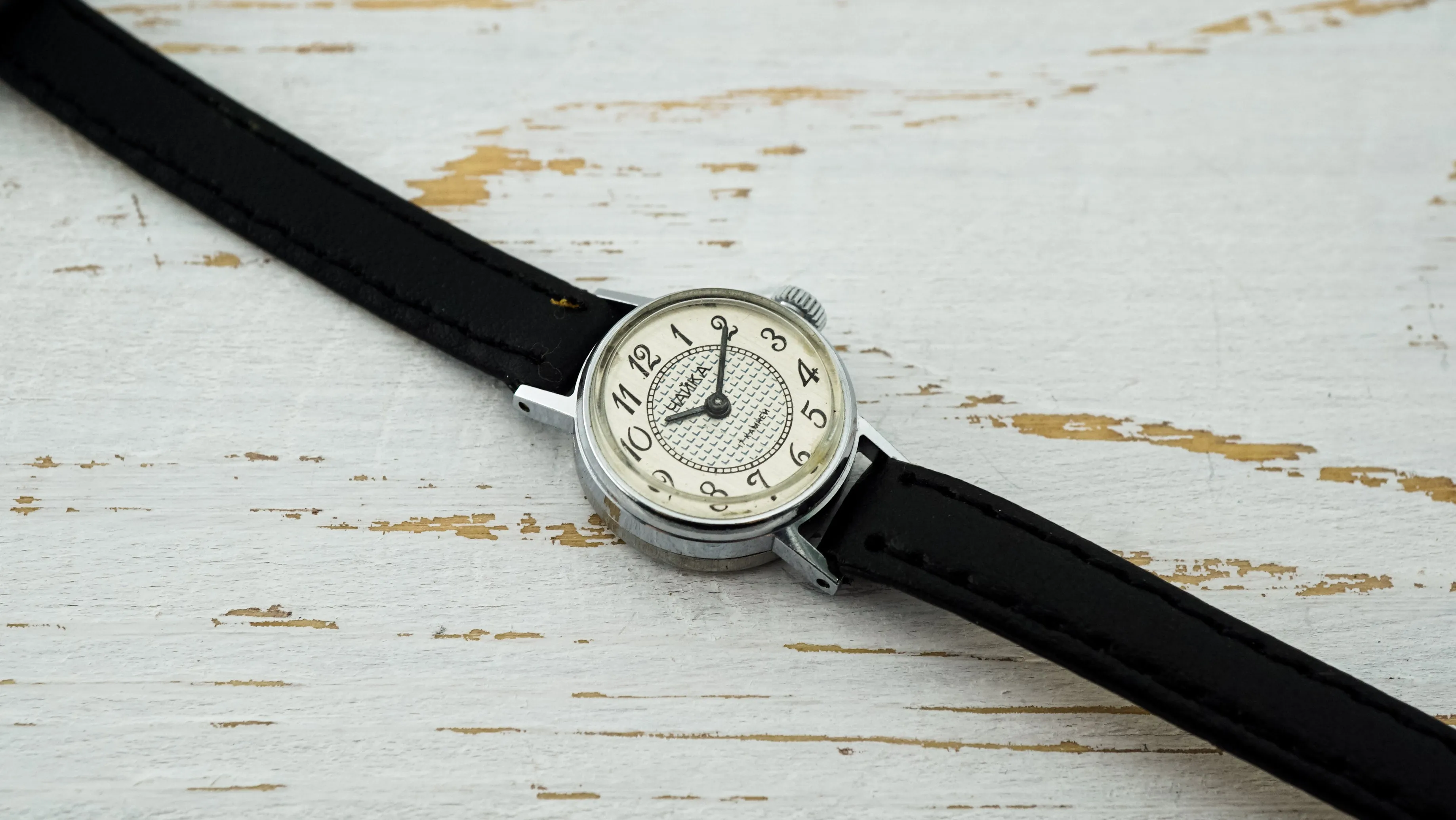 Retro Chaika 1601.A Soviet ladies wristwatch