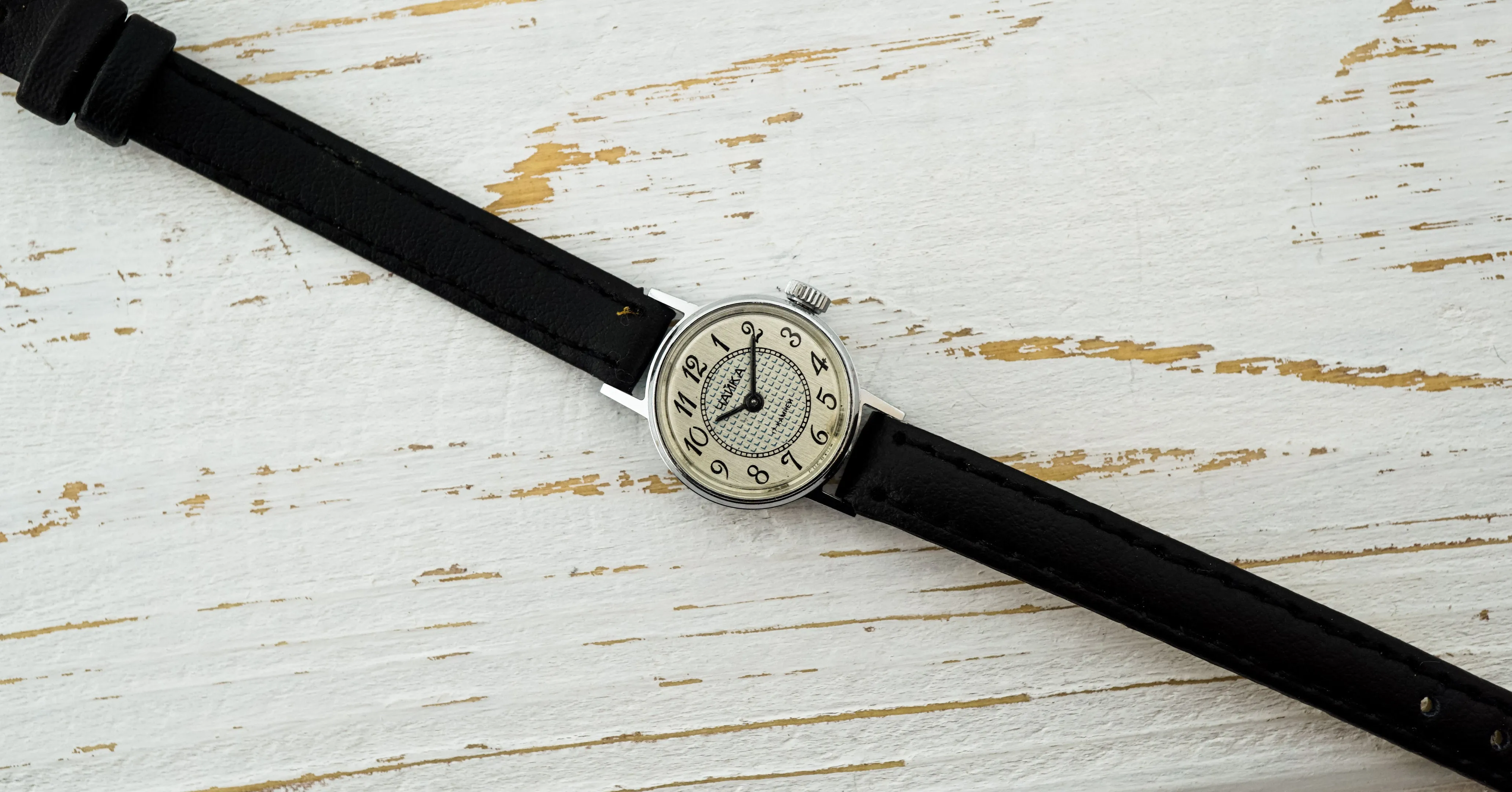 Retro Chaika 1601.A Soviet ladies wristwatch