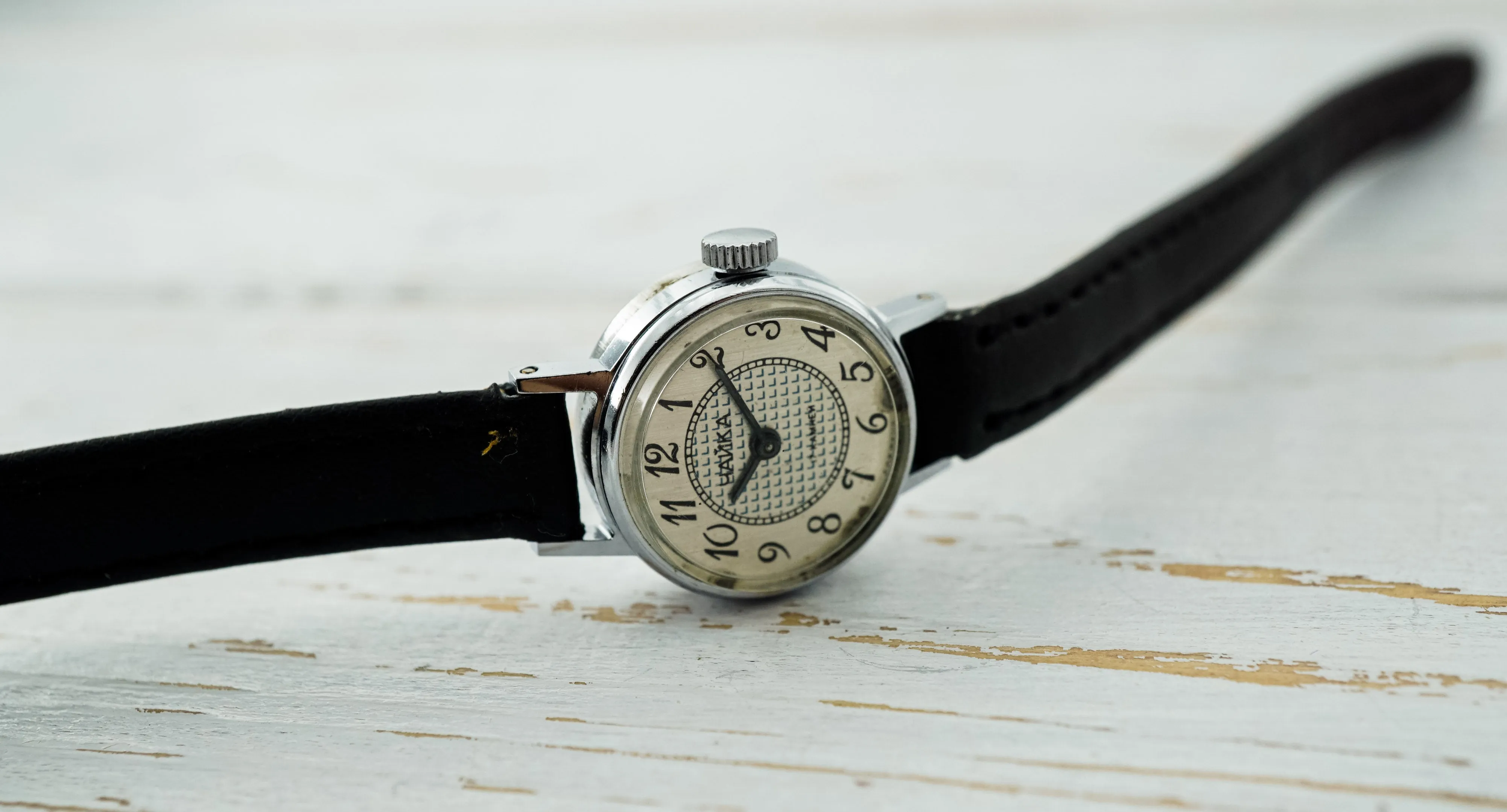 Retro Chaika 1601.A Soviet ladies wristwatch