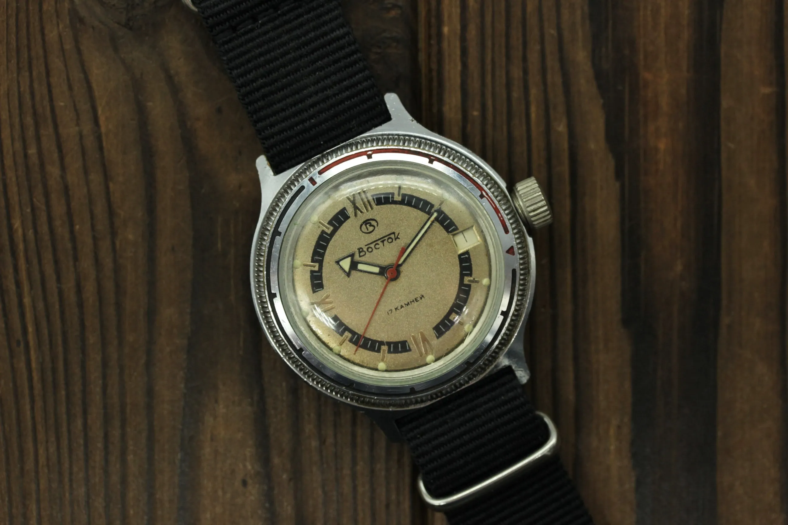 Soviet diver watch VOSTOK Komandirskie military wristwatch