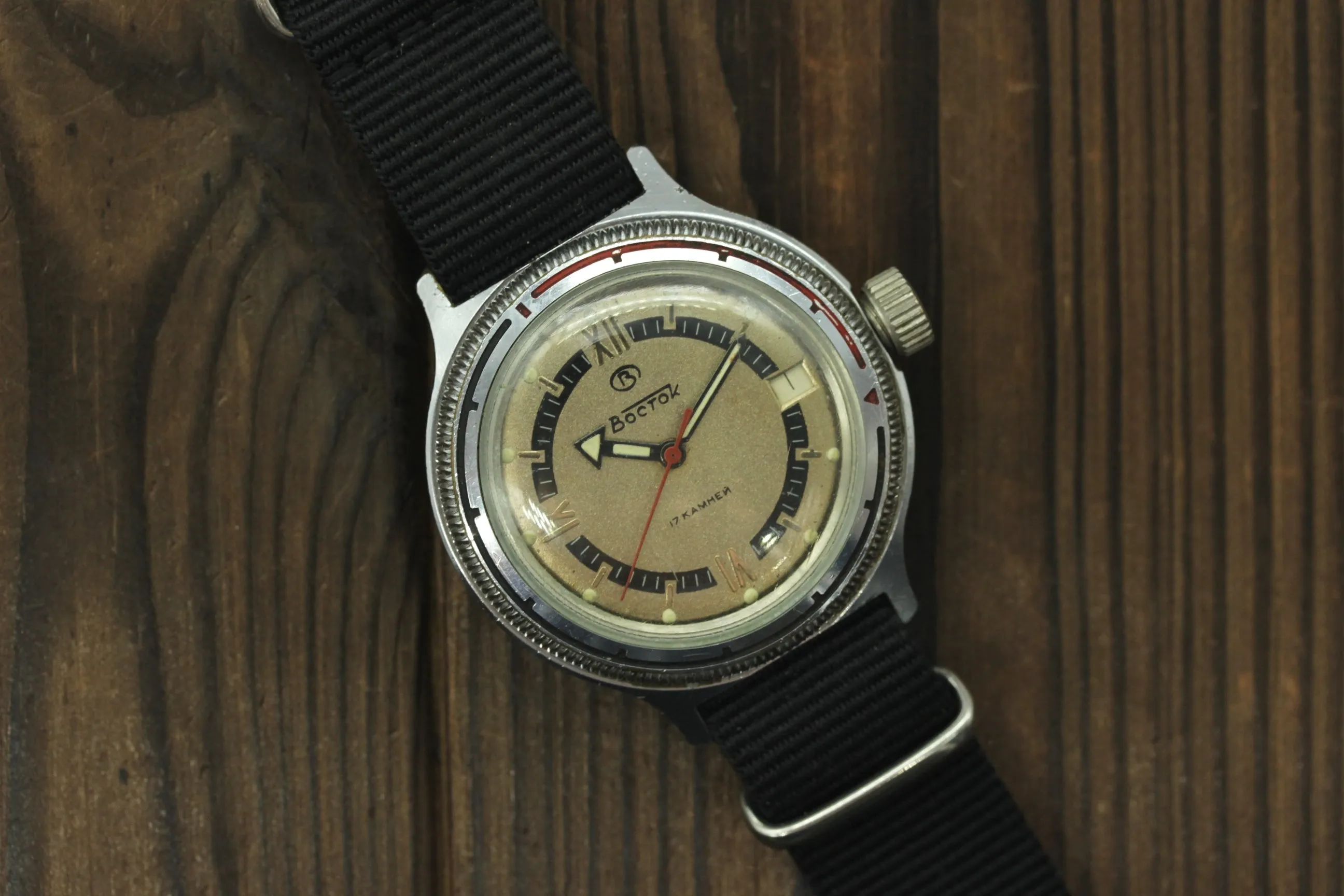 Soviet diver watch VOSTOK Komandirskie military wristwatch